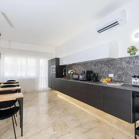 Talia And Gallery 4*